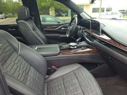 Used 2022 Cadillac Escalade ESV Sport Platinum w/ Heavy-Duty Trailer Package image 11