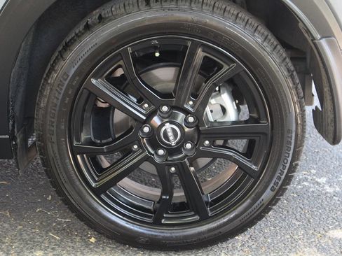Used 2023 Nissan Kicks SR FWD image 43