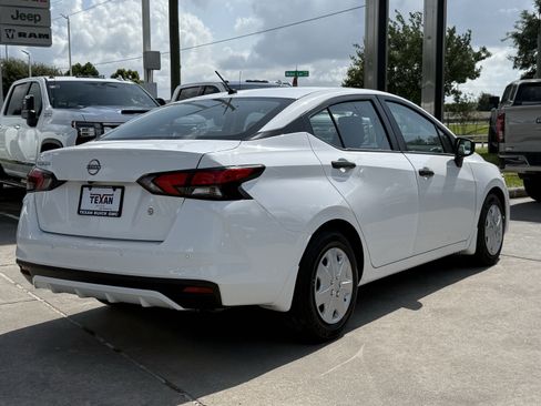 Used 2024 Nissan Versa S w/ Trunk Package FWD image 5