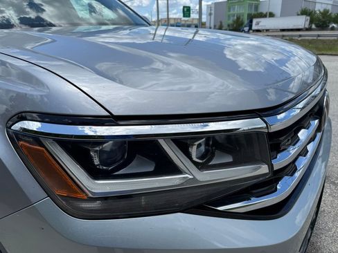Used 2021 Volkswagen Atlas SE w/ Towing Package AWD/4WD image 7