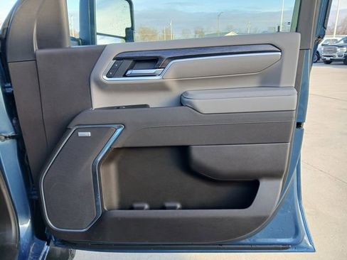 Certified 2025 Chevrolet Silverado 2500 LTZ w/ LTZ Plus Package image 15