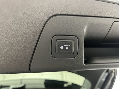 Certified 2025 Buick Envision Avenir AWD/4WD image 34