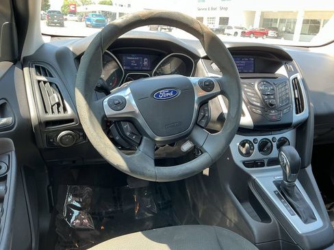 Used 2012 Ford Focus SE FWD image 14