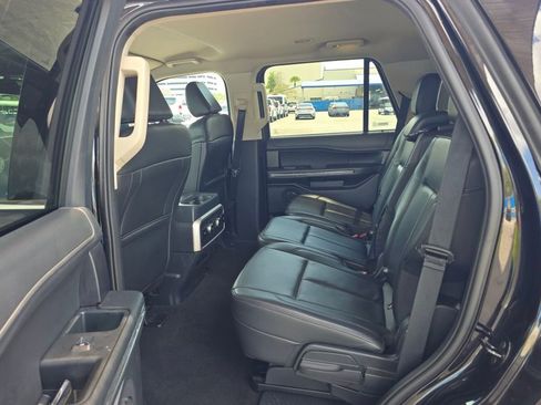 Used 2024 Ford Expedition XLT image 11