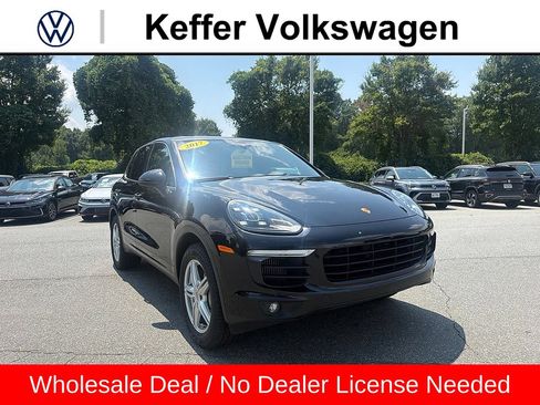 Used 2017 Porsche Cayenne S AWD/4WD image 7