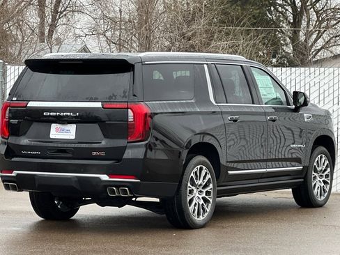 New 2026 GMC Yukon XL Denali w/ Denali Reserve Package image 4