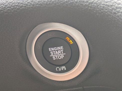 New 2026 Chrysler Pacifica Select image 24