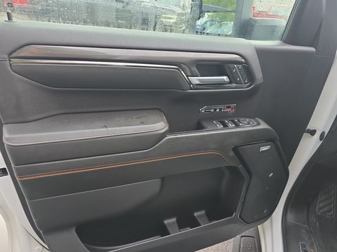 Used 2024 GMC Sierra 1500 AT4 w/ Technology Package AWD/4WD image 18