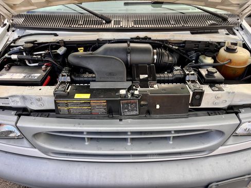 Used 1999 Ford E-150 and Econoline 150 Wagon image 23