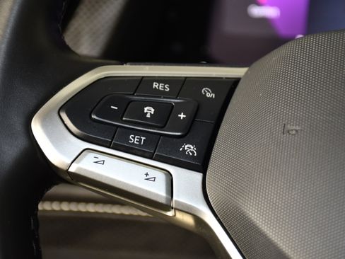 Used 2024 Volkswagen Atlas Cross Sport SEL Premium R-Line AWD/4WD image 22