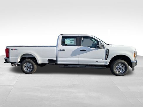 New 2026 Ford F250 XL w/ XL Chrome Package image 4