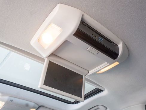 Used 2018 Toyota Sequoia Platinum image 21