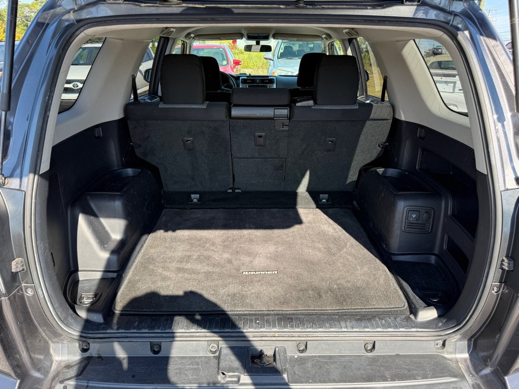 Used 2014 Toyota 4Runner SR5 AWD/4WD image 14
