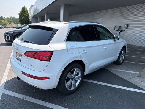 Used 2019 Audi Q5 2.0T Premium Plus w/ Premium Plus Package AWD/4WD image 3