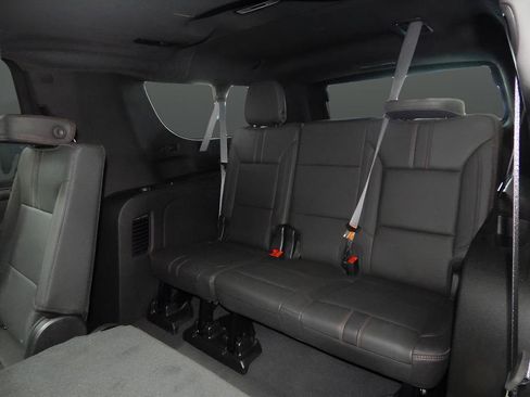 Used 2024 Chevrolet Suburban RST w/ Luxury Package image 33