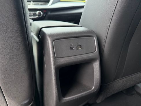 Used 2024 Chevrolet Trax LT w/ LT Convenience Package FWD image 29