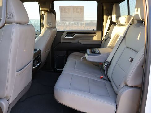 Used 2025 GMC Sierra 2500 SLT w/ Texas SLT Premium Package image 19