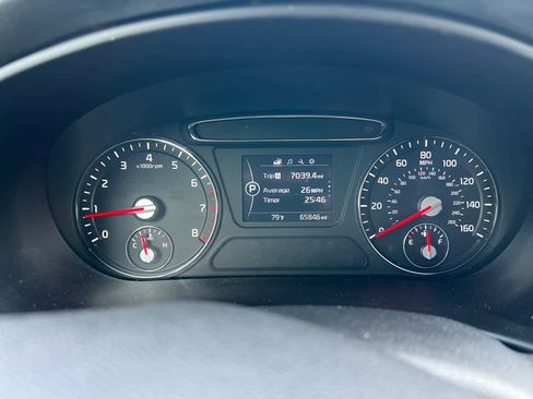 Used 2017 Kia Sorento FWD image 21