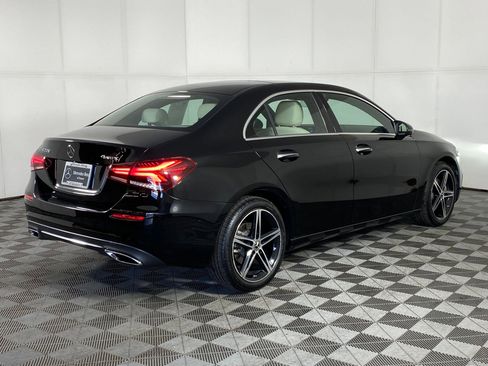 Used 2022 Mercedes-Benz A 220 4MATIC image 9