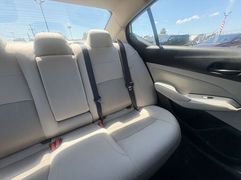 Used 2025 Nissan Altima 2.5 SV FWD image 37