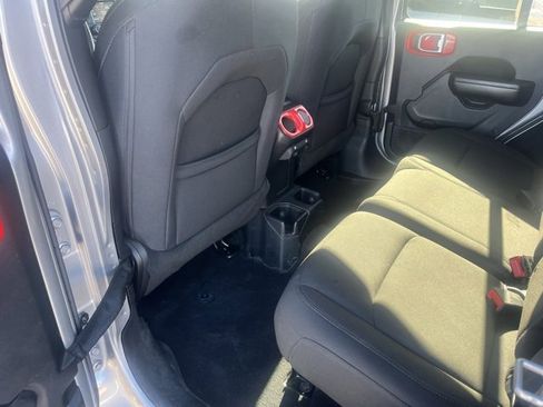 Used 2018 Jeep Wrangler Unlimited Sport S image 29