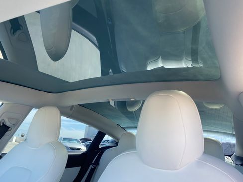 Used 2019 Tesla Model 3 Long Range image 25