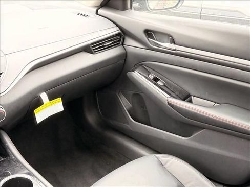 Used 2025 Nissan Altima 2.5 SR AWD/4WD image 17