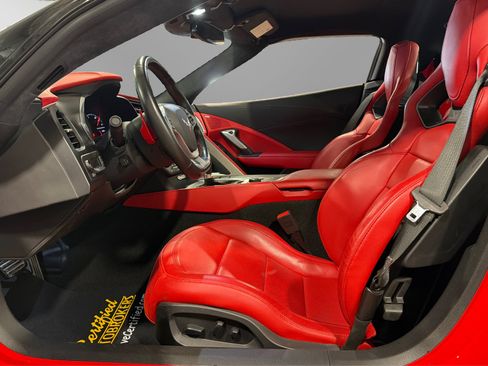 Used 2019 Chevrolet Corvette Stingray Convertible RWD image 11