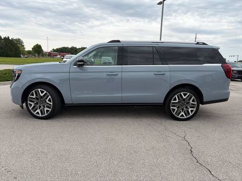 Used 2025 Ford Expedition Max Platinum w/ Platinum Ultimate Package AWD/4WD image 4
