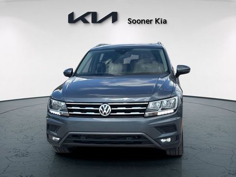 Used 2021 Volkswagen Tiguan SEL image 2