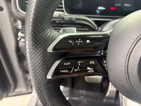 Used 2024 Mercedes-Benz GLS 450 4MATIC image 11