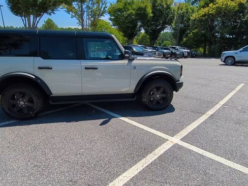 Used 2025 Ford Bronco Outer Banks AWD/4WD image 9