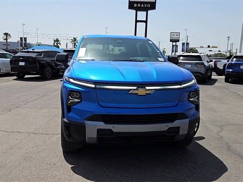New 2025 Chevrolet Silverado EV LT image 4