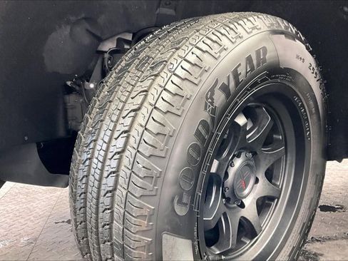 Used 2024 Chevrolet Colorado W/T w/ WT Convenience Package II image 32