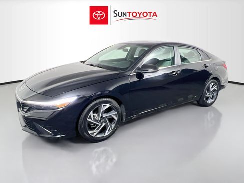Used 2024 Hyundai Elantra Limited FWD image 9