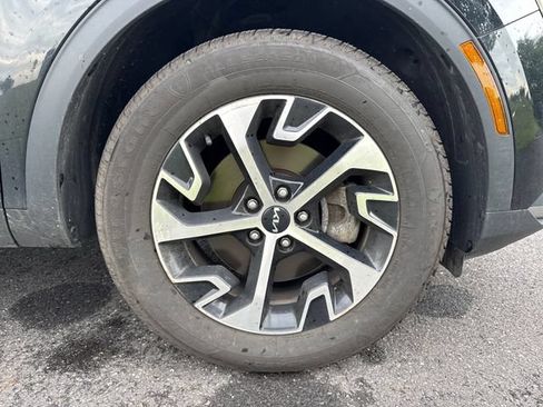Used 2023 Kia Sportage EX AWD/4WD image 11