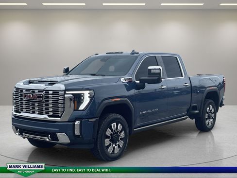 Used 2024 GMC Sierra 3500 Denali w/ Denali Reserve Package AWD/4WD image 2