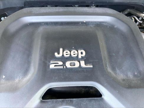 Used 2020 Jeep Wrangler Unlimited Sahara AWD/4WD image 31