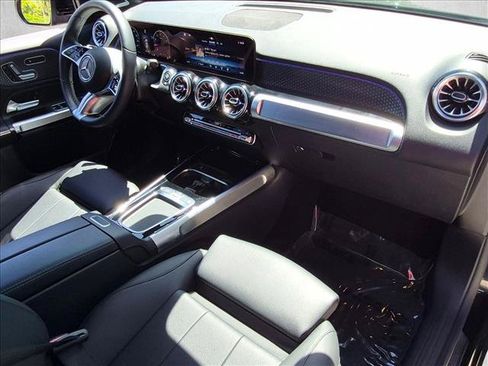 Certified 2024 Mercedes-Benz GLB 250 4MATIC image 22