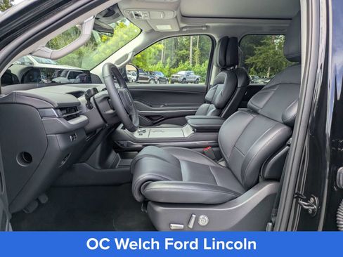 Certified 2026 Lincoln Navigator Reserve AWD/4WD image 12