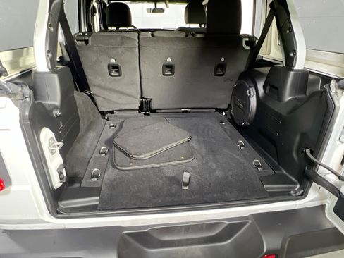 Used 2023 Jeep Wrangler Sahara w/ Safety Group image 25