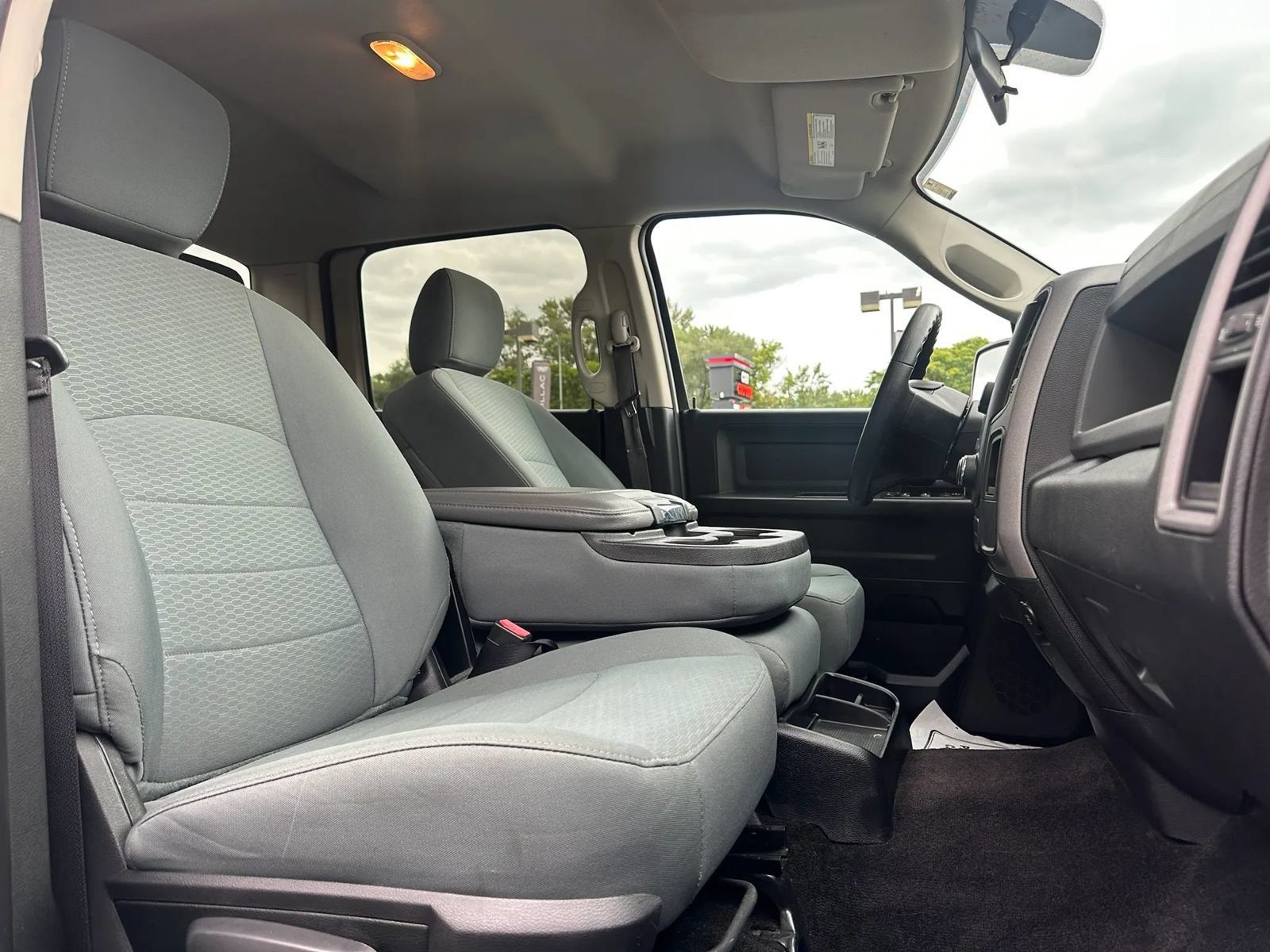 Used 2016 RAM 1500 Express AWD/4WD image 11