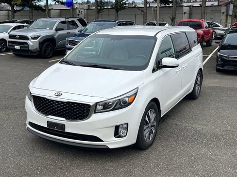 Used 2017 Kia Sedona SX image 3