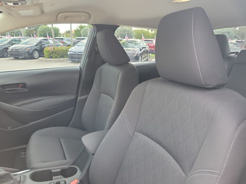 Used 2025 Toyota Corolla LE FWD image 21