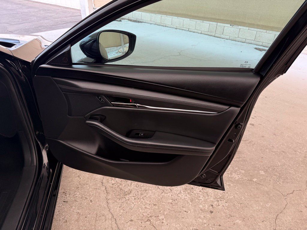 Used 2023 MAZDA MAZDA3 s FWD image 12