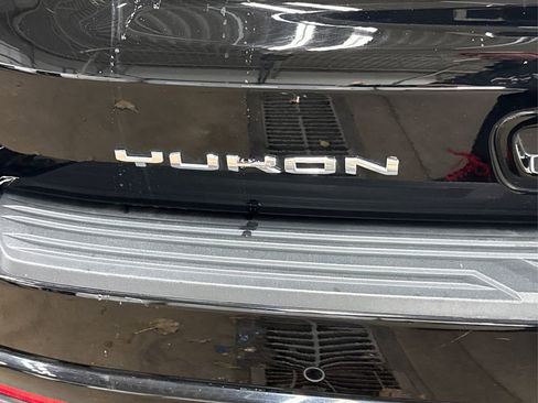 Used 2022 GMC Yukon SLE image 14