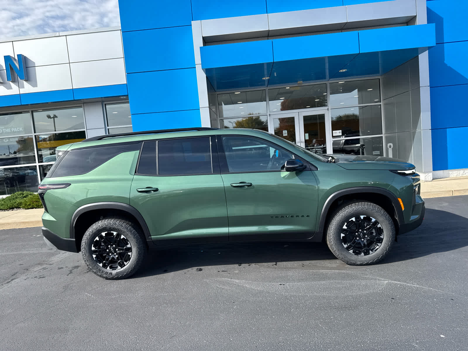 New 2027 Chevrolet Traverse RS AWD/4WD image 3