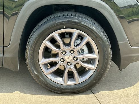 Used 2023 GMC Terrain SLT image 10