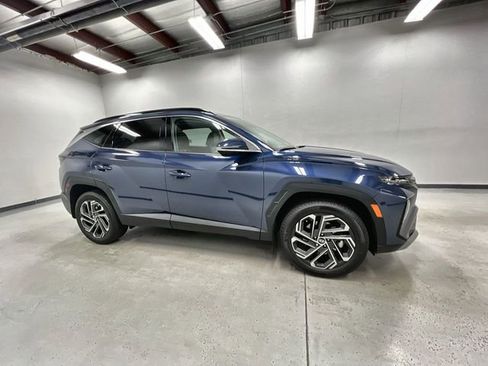 Used 2025 Hyundai Tucson Limited AWD/4WD image 9