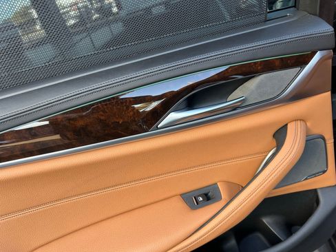 Used 2020 BMW M550i xDrive w/ Executive Package image 52